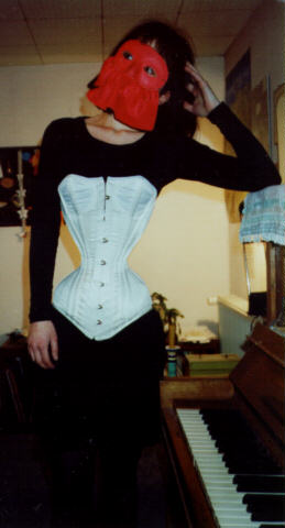 Sylphide in 17'' corset